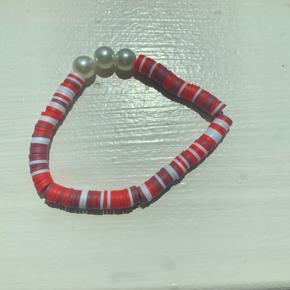 Read bracelet with pearls